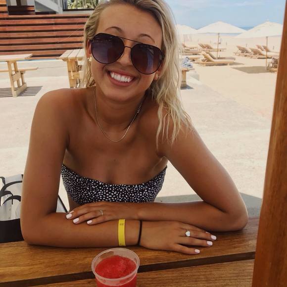 Meet your Posher, Hailey - Picture 1 of 1